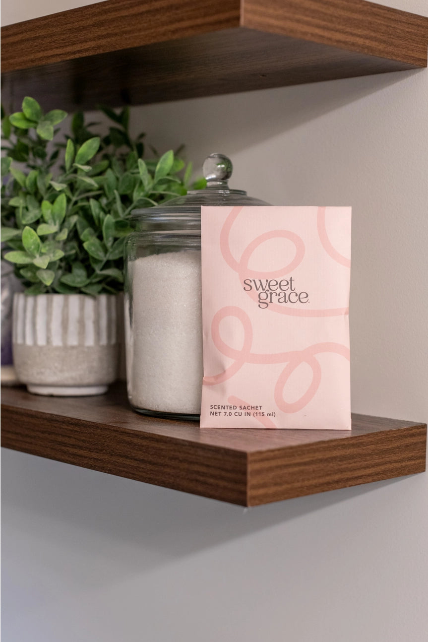 Sweet Grace Modern Swirl Sachet